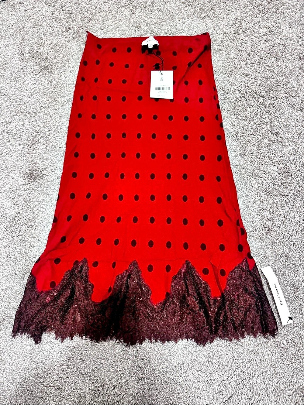 Reformation Carolina Silk Skirt Polka Dot Red & Brown
Size Small
Rare shade h